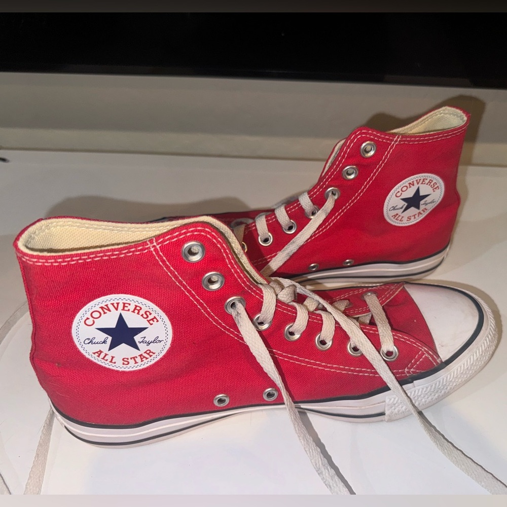 Converse Chuck Taylor All Star Red High Top / Women’s size 9 / Men’s size 7
